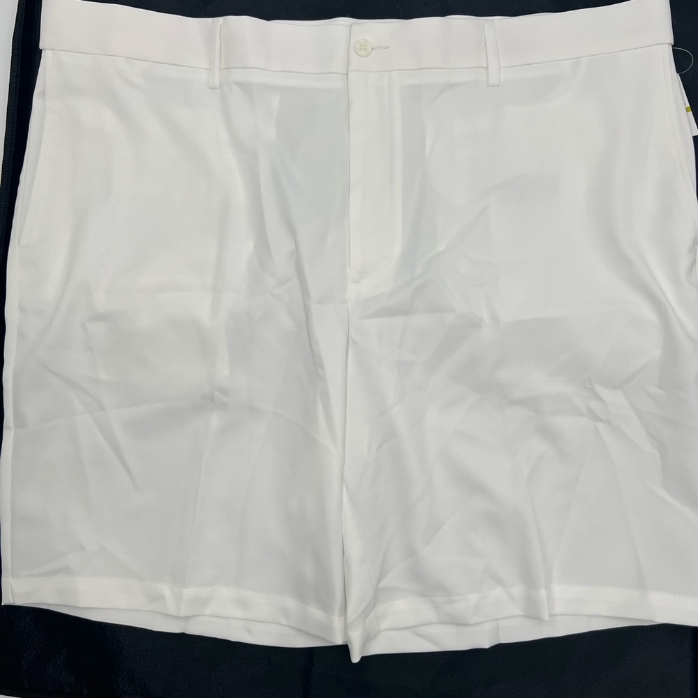 PGA Tour Mens White Expandable Waist Golf Shorts UPF 50 Moisture Wicking Size 44